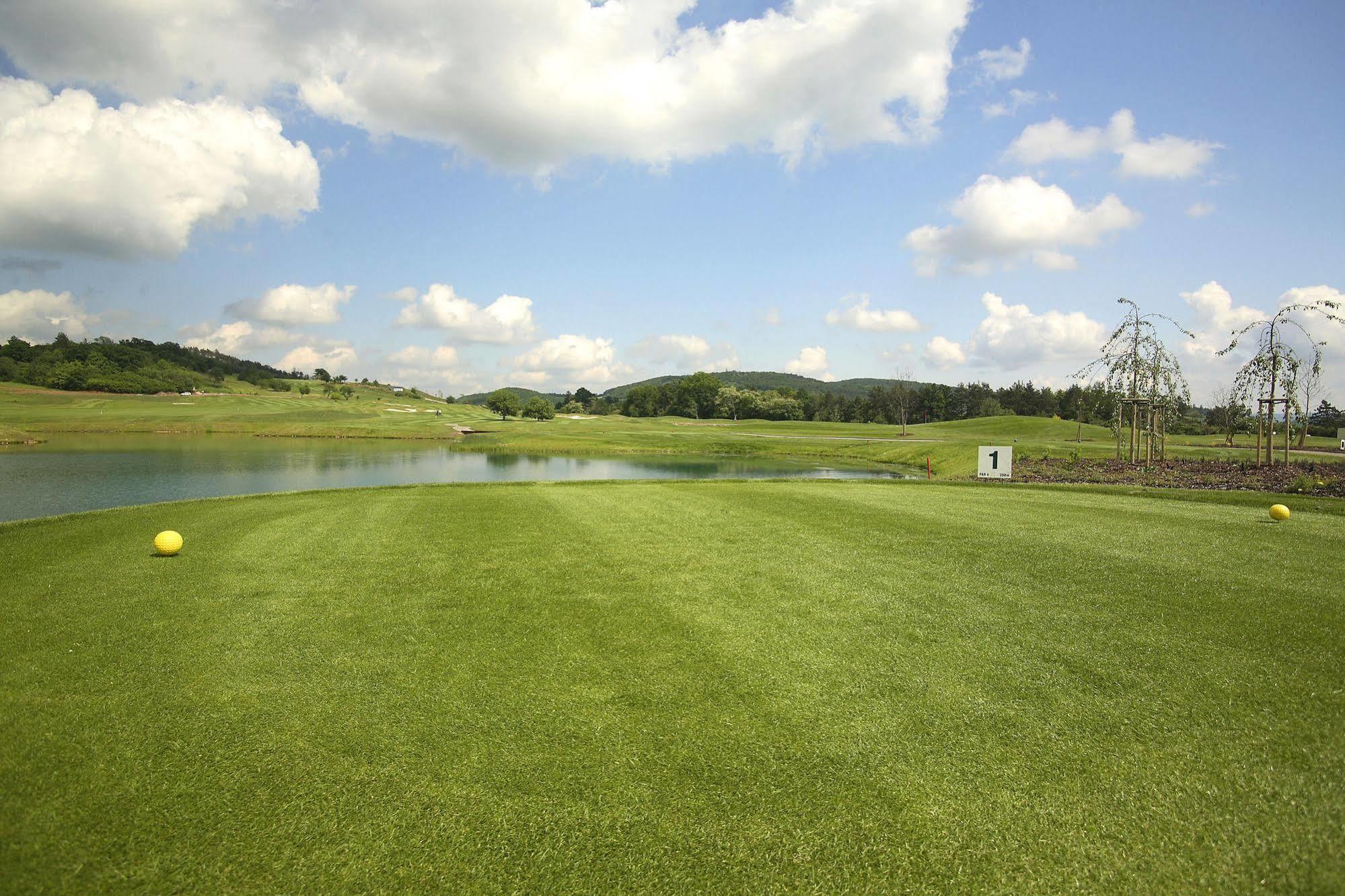 Hotel Beroun Golf Club Exterior foto